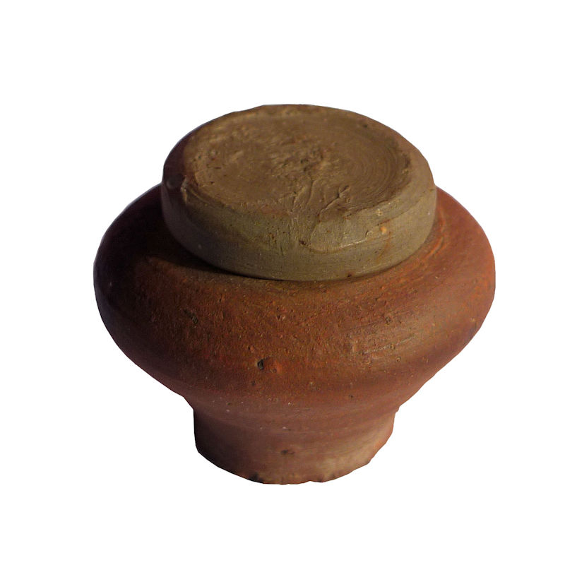 Small earthenware opium pot with lid