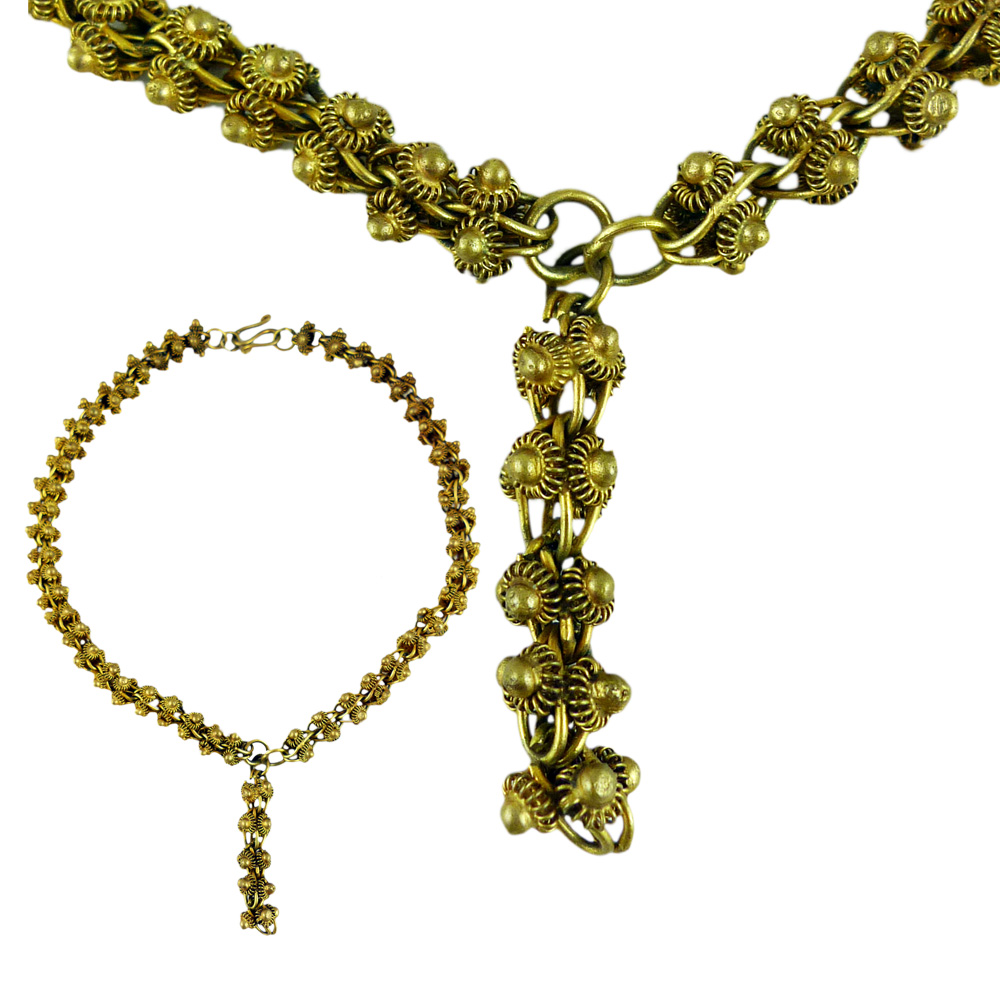 Yellow metal Minangkabau necklace with fine filigree work