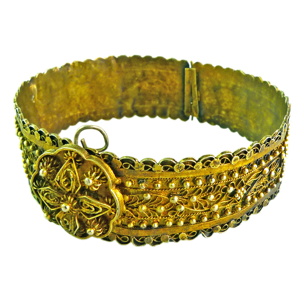 Bugis 12 ct. gold finely worked filigree style braclet