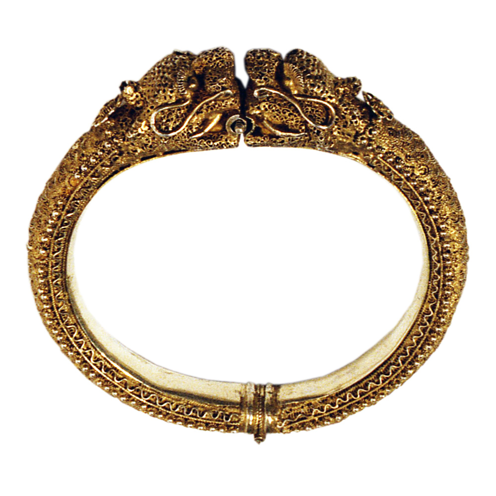 Gold Minangkabau braclet in the form of two 